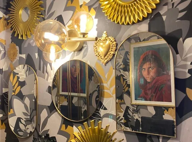 Daire Calefati Gallery Luxury